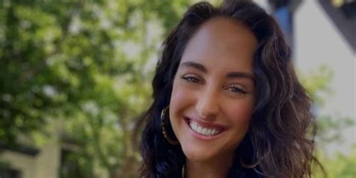 Emily Compagno bio: age, husband, children, family, net worth, height, Makeup